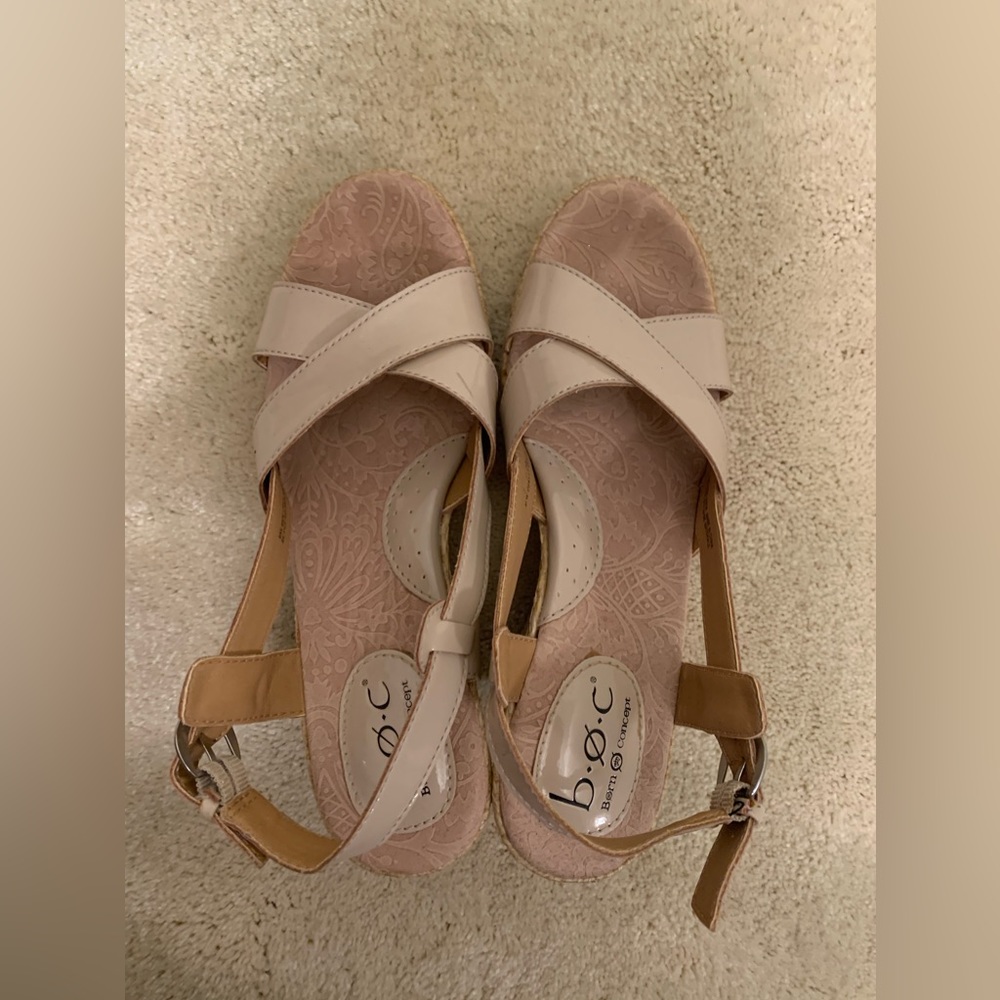 Women’s B.O.C tan wedge sandals size 7